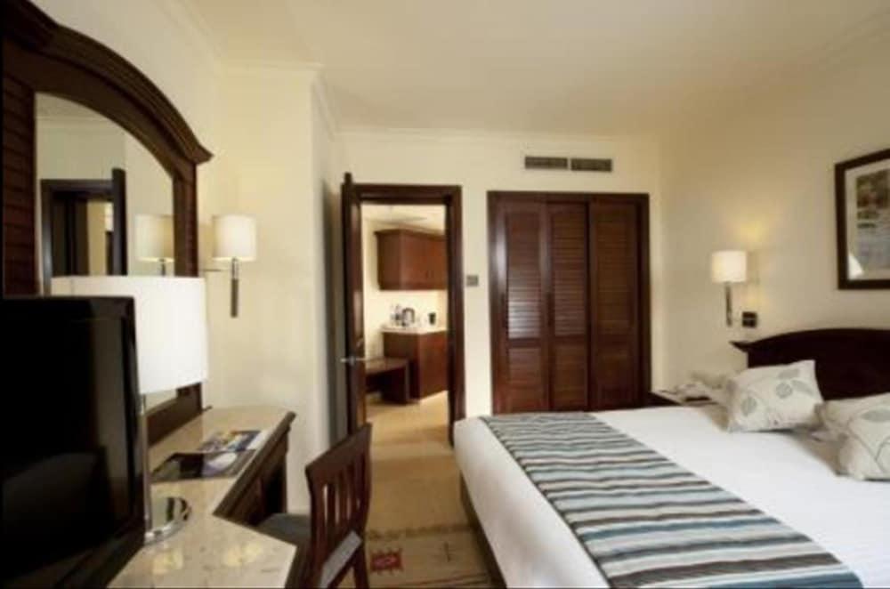 Coral Курортный комплекс 4*